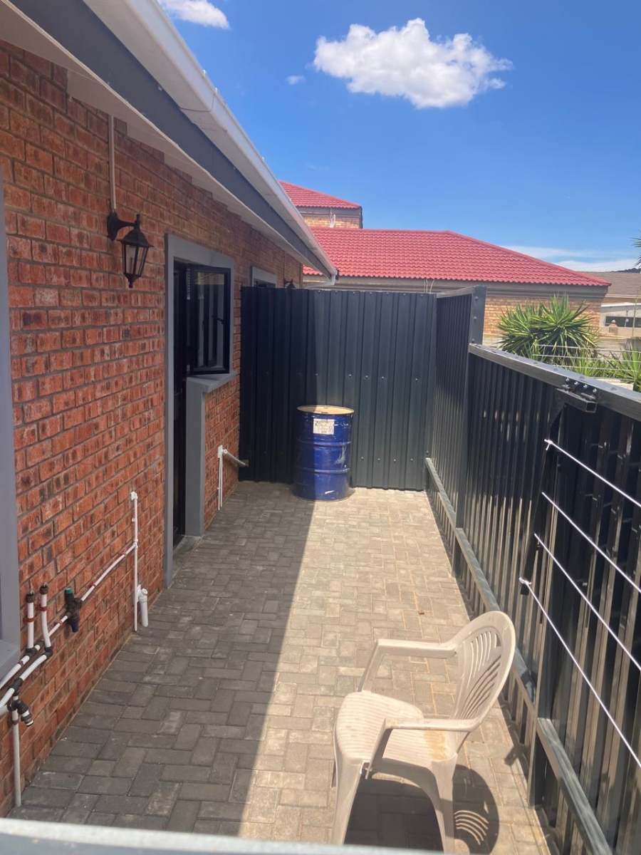To Let 2 Bedroom Property for Rent in Windsor Park Eastern Cape